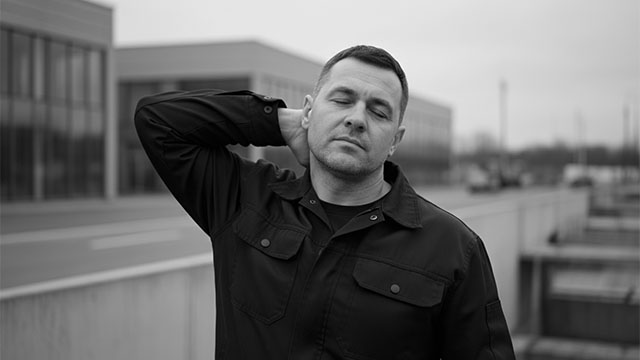 Фото Карла, логиста. Отзыв о лечении психосоматики спины и плеч через работу с гиперответственностью.